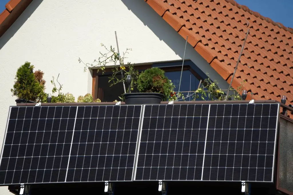 Fotovoltaico da balcone, caratteristiche e risparmi