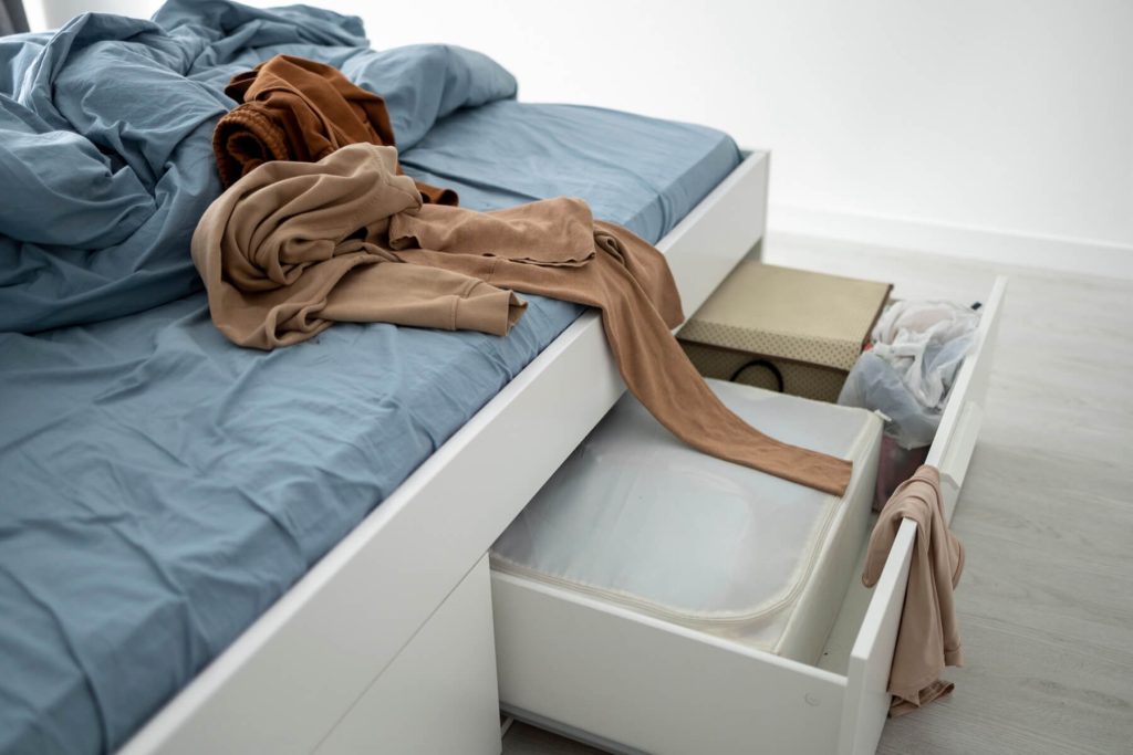 come arredare monolocale letto contenitore